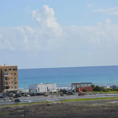 Sea And Salt Panoramic View Apartment Larnaca